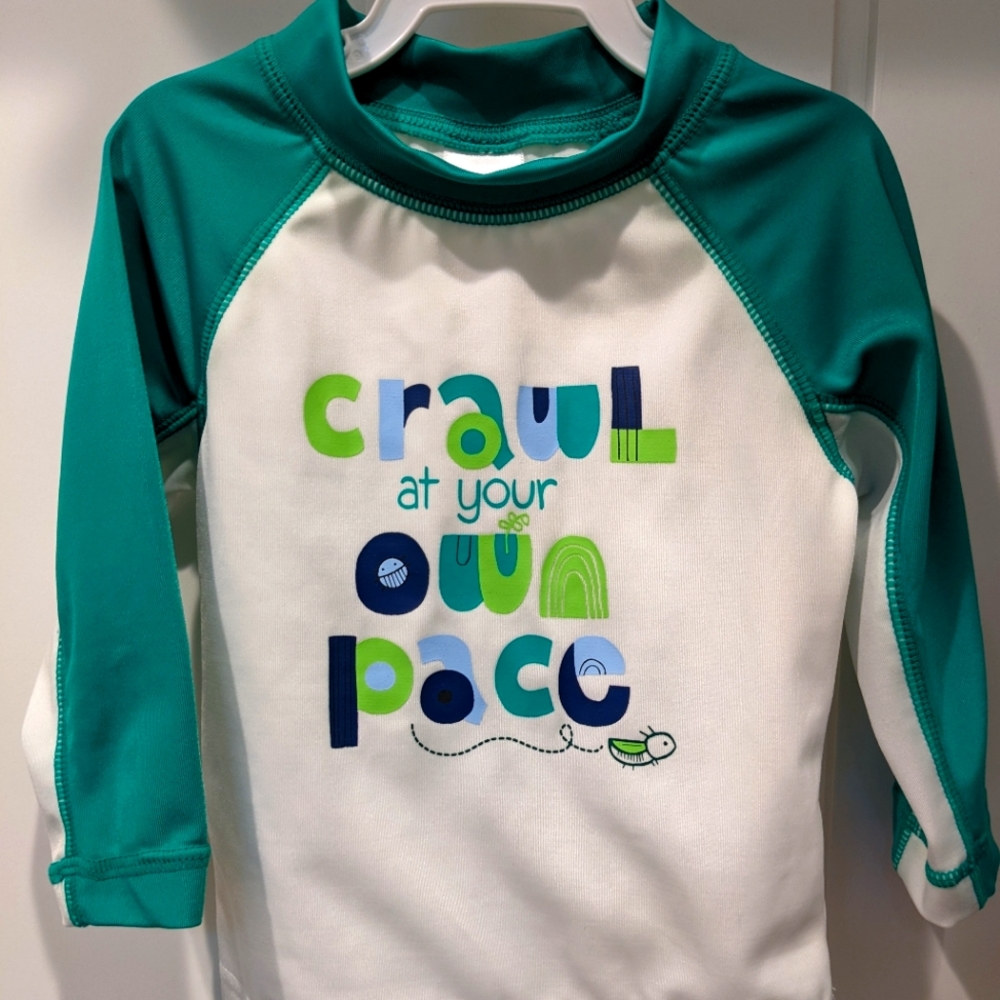 NEW Gymboree 'Crawl at your own pace' Rash Guard